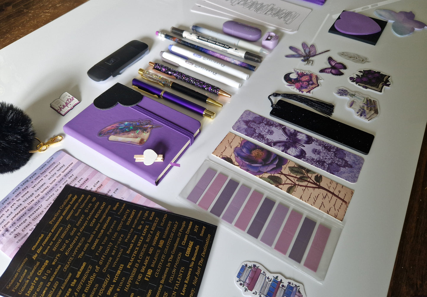 ๐๐Two-Colour Bookish Bundle