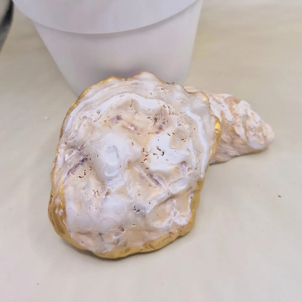 🌸 Mauve Hydrangea Flower Oyster Shell Trinket Dish