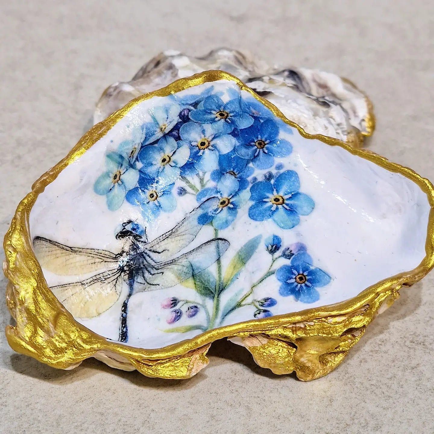 🩵🌸 Dragonfly and Forget-Me-Not Oyster Shell Trinket Dish
