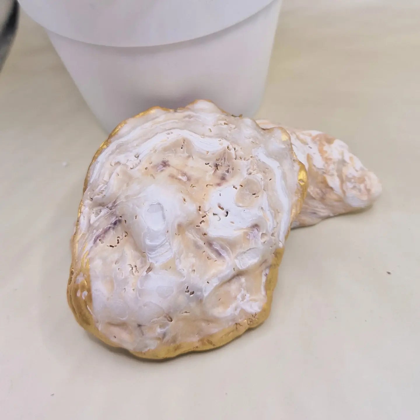 🌸 Mauve Hydrangea Flower Oyster Shell Trinket Dish