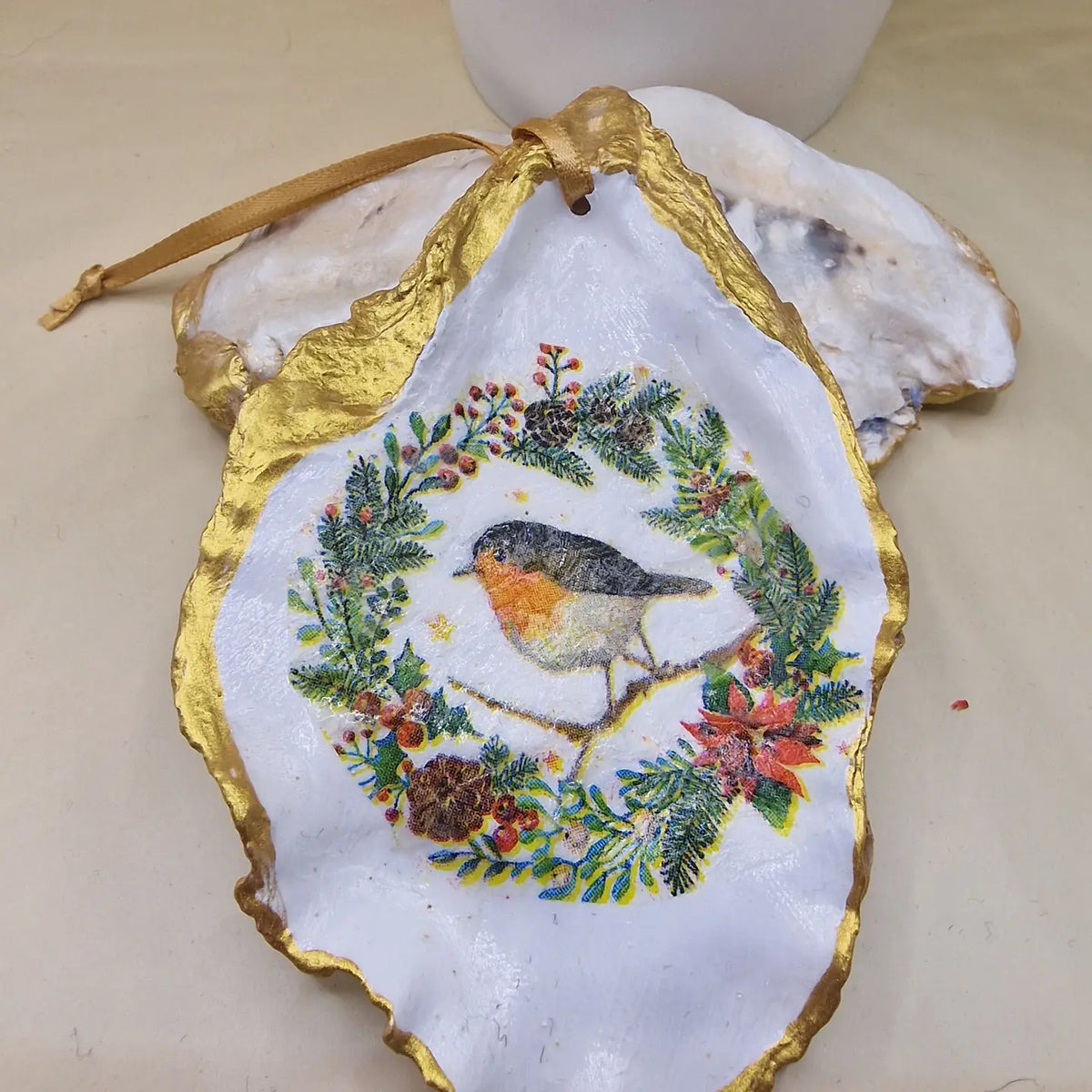 ❤️🐦 Robin Redbreast Oyster Shell Christmas Decoration