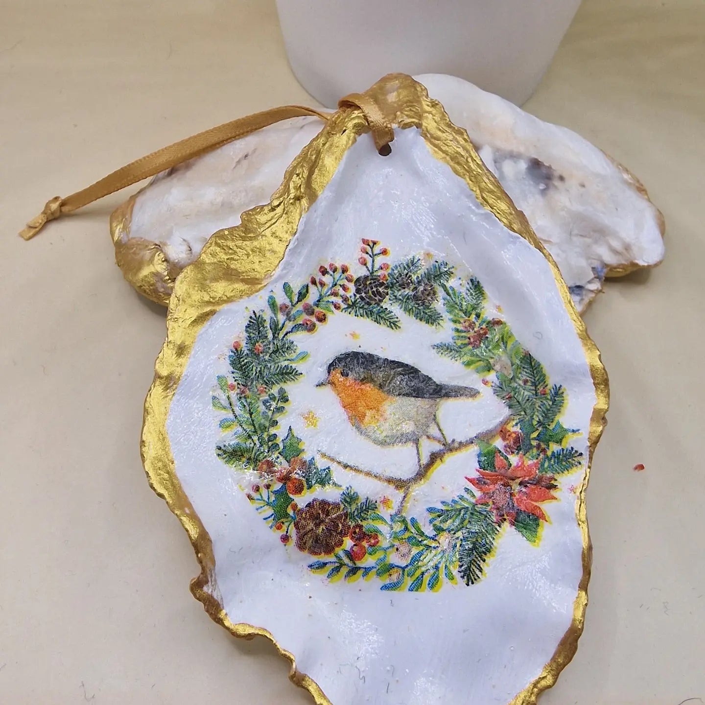 ❤️🐦 Robin Redbreast Oyster Shell Christmas Decoration