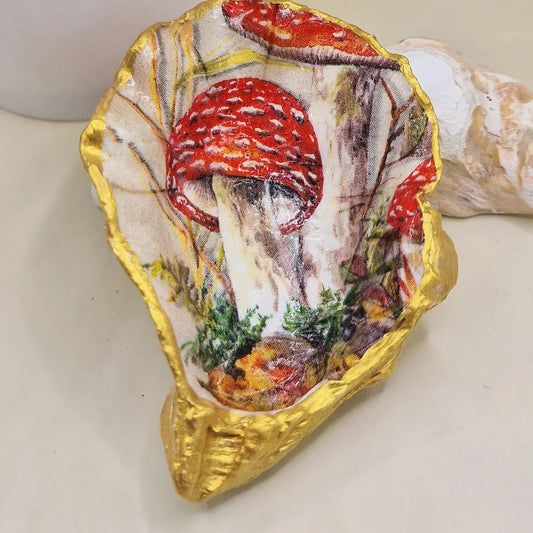 🍄🌿 Woodland Toadstool Oyster Shell Trinket Dish