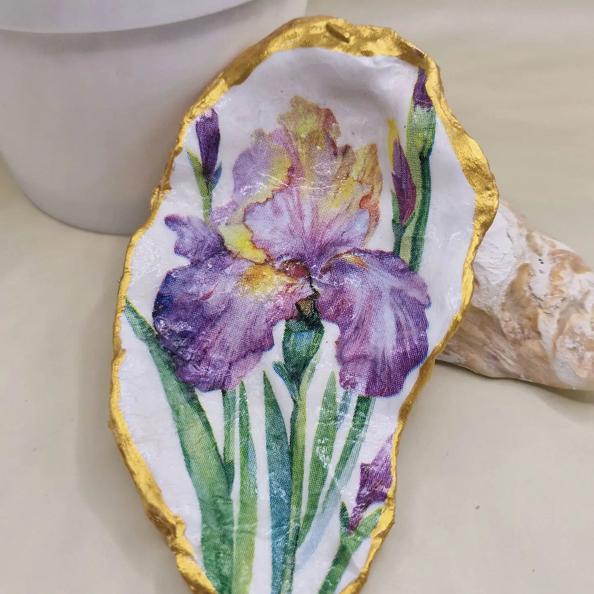 💜 Lilac Iris Flower Oyster Shell Trinket Dish