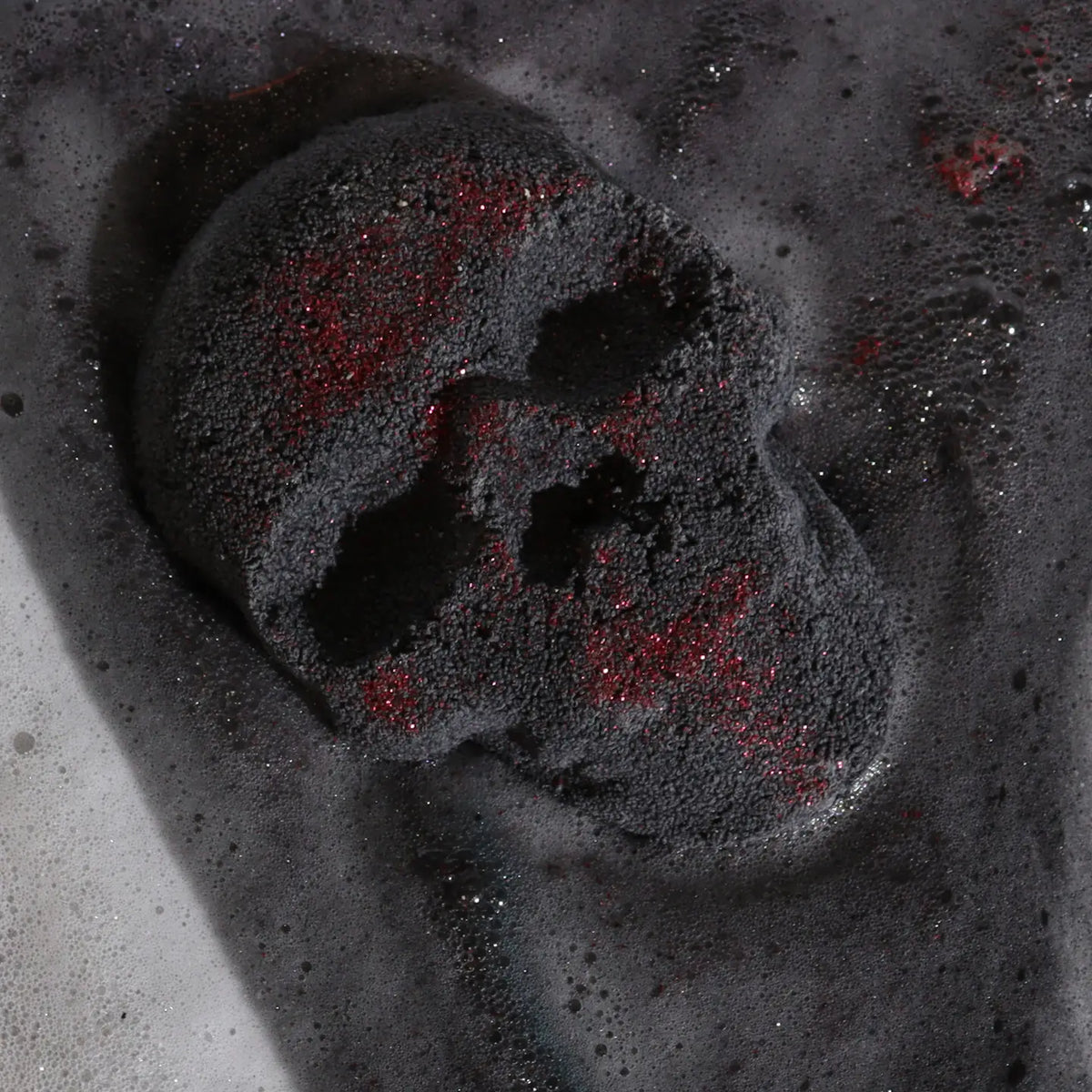 💀 Mini Skull Bath Bomb – Spooky Bath-Time Treat