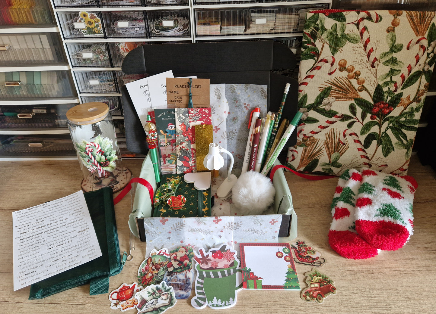 🎄🎁Traditional Christmas Bookish Bundles